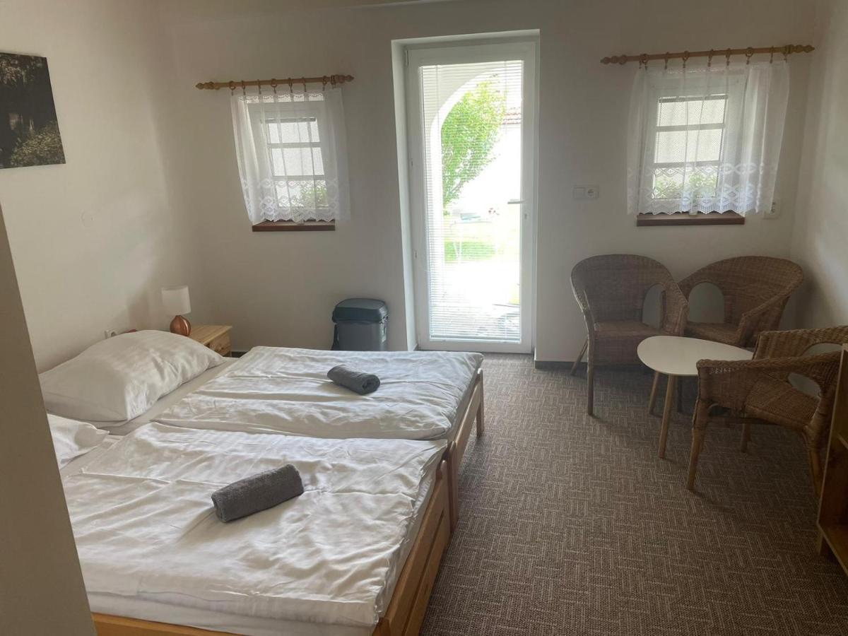 Apartmany U Palavy Pritluky Экстерьер фото